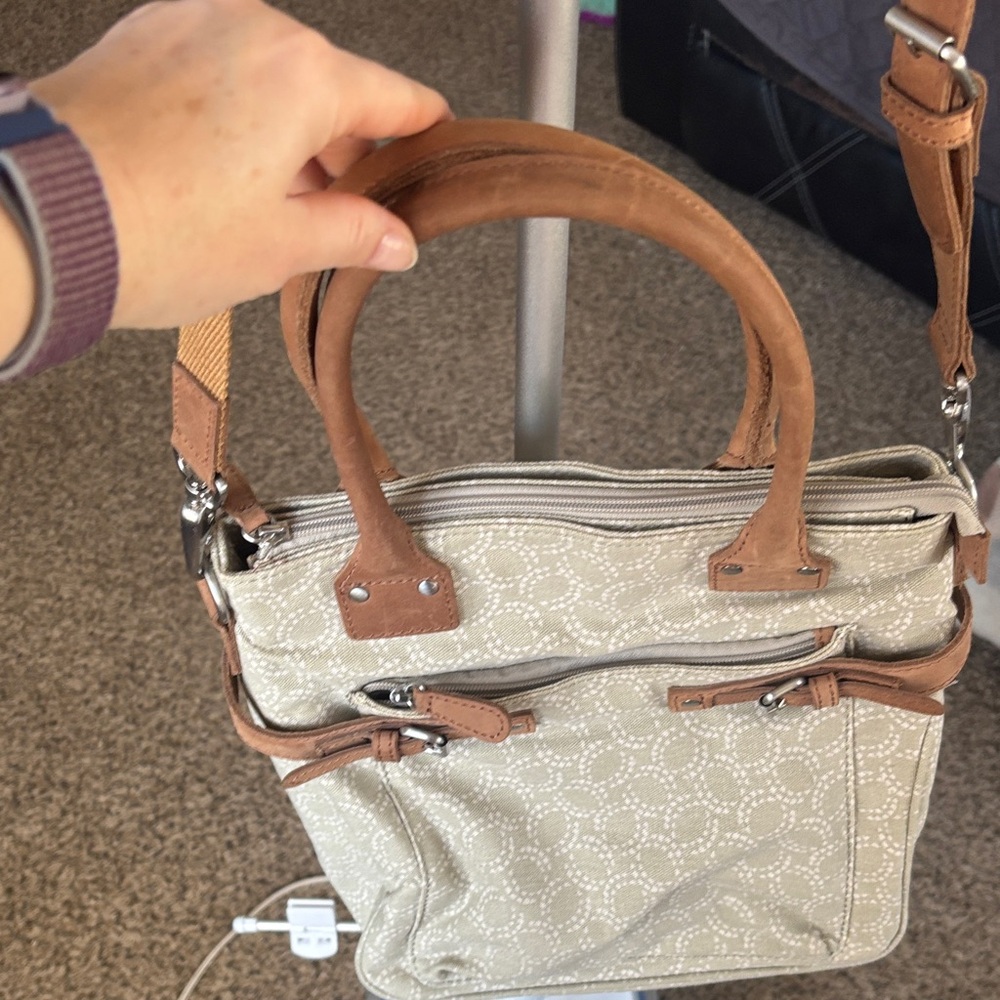 L.L.Bean Stylish Cream Handbag/ Tote  with Tan Accents - Picture 8 of 15